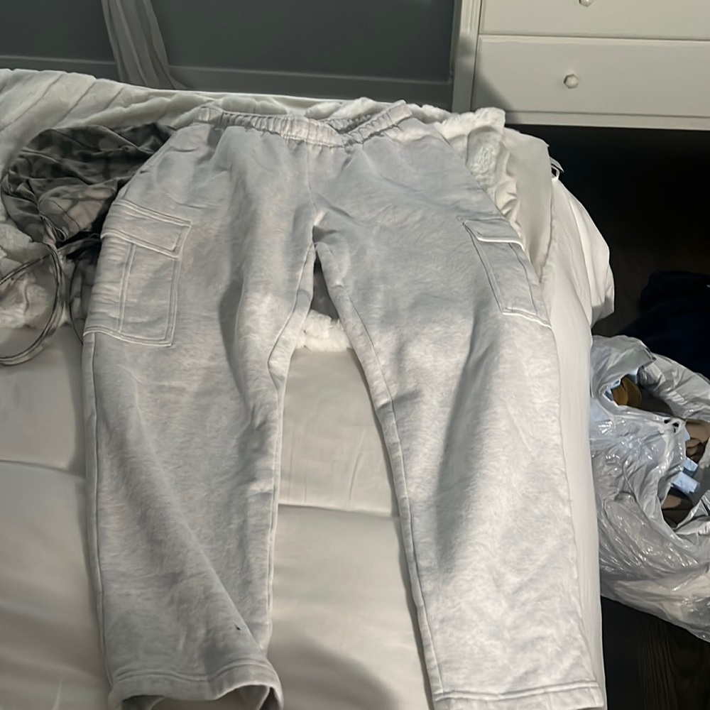 Aritzia TNA cargo sweats